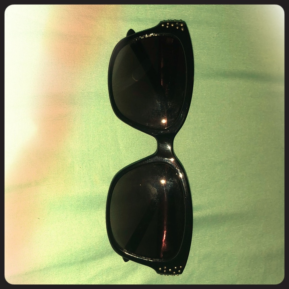 NWOT MARILYN MONROE SUNGLASSES W/details
